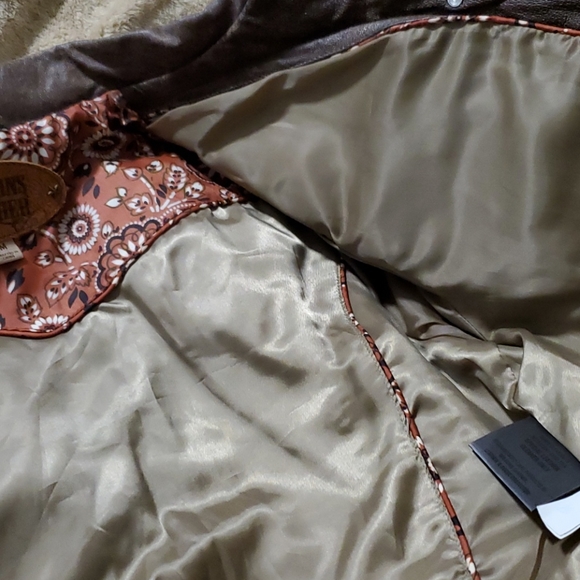 Leather jacket - Picture 6 of 8